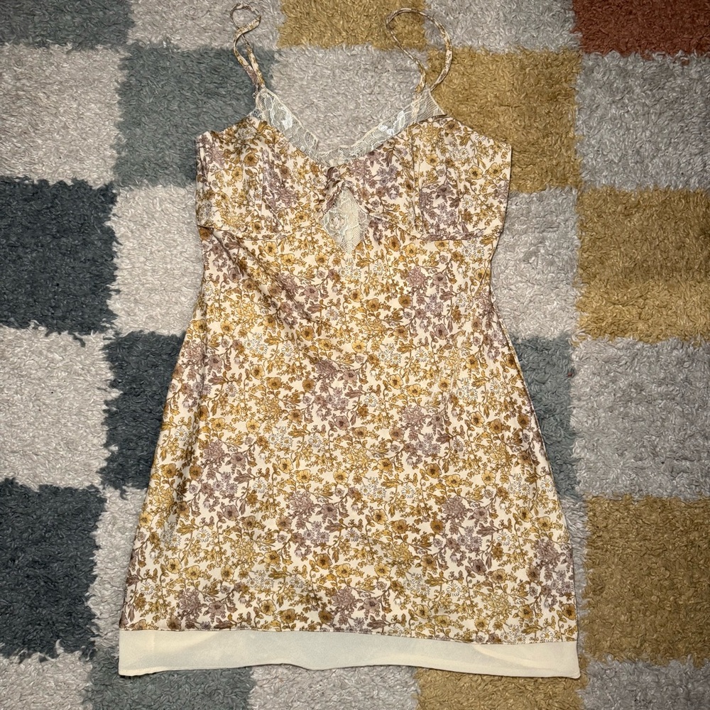 Forever 21 Floral Print Dress with Lace Accents